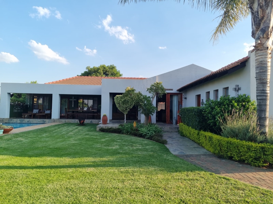 5 Bedroom Property for Sale in Mooinooi North West